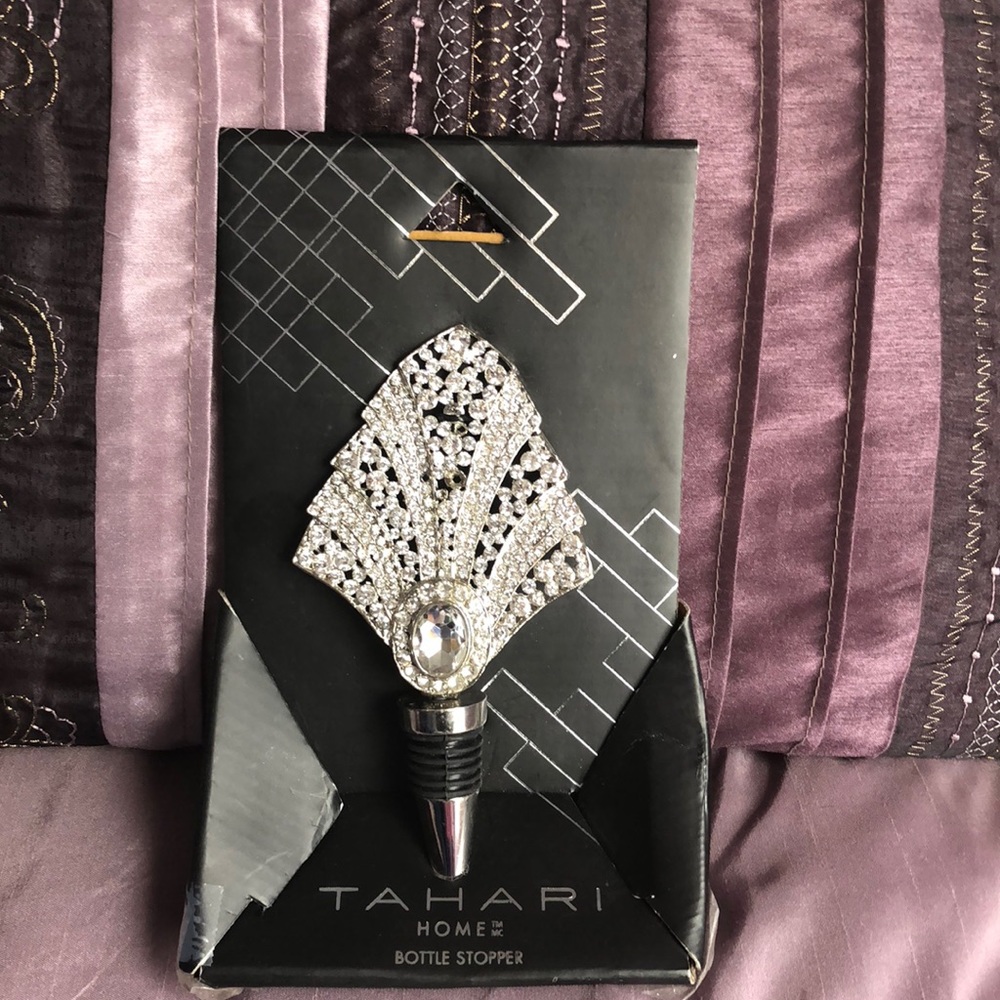 Tahari Bottle Stopper